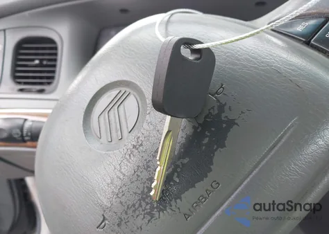 1998 Mercury Grand Marquis из США, поврежденный, VIN 2MEFM74W4WX606111